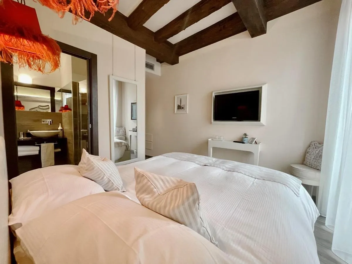 B&B Verona Centro 0*,  Italy